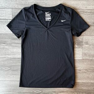 The Nike Tee ✔️ Women’s Size Medium